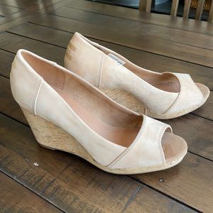 Toms Wedge Pump, Nude Suede